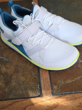 Xero Shoes Forza Trainer barefoot shoes, men's 8.5.  New in Box!